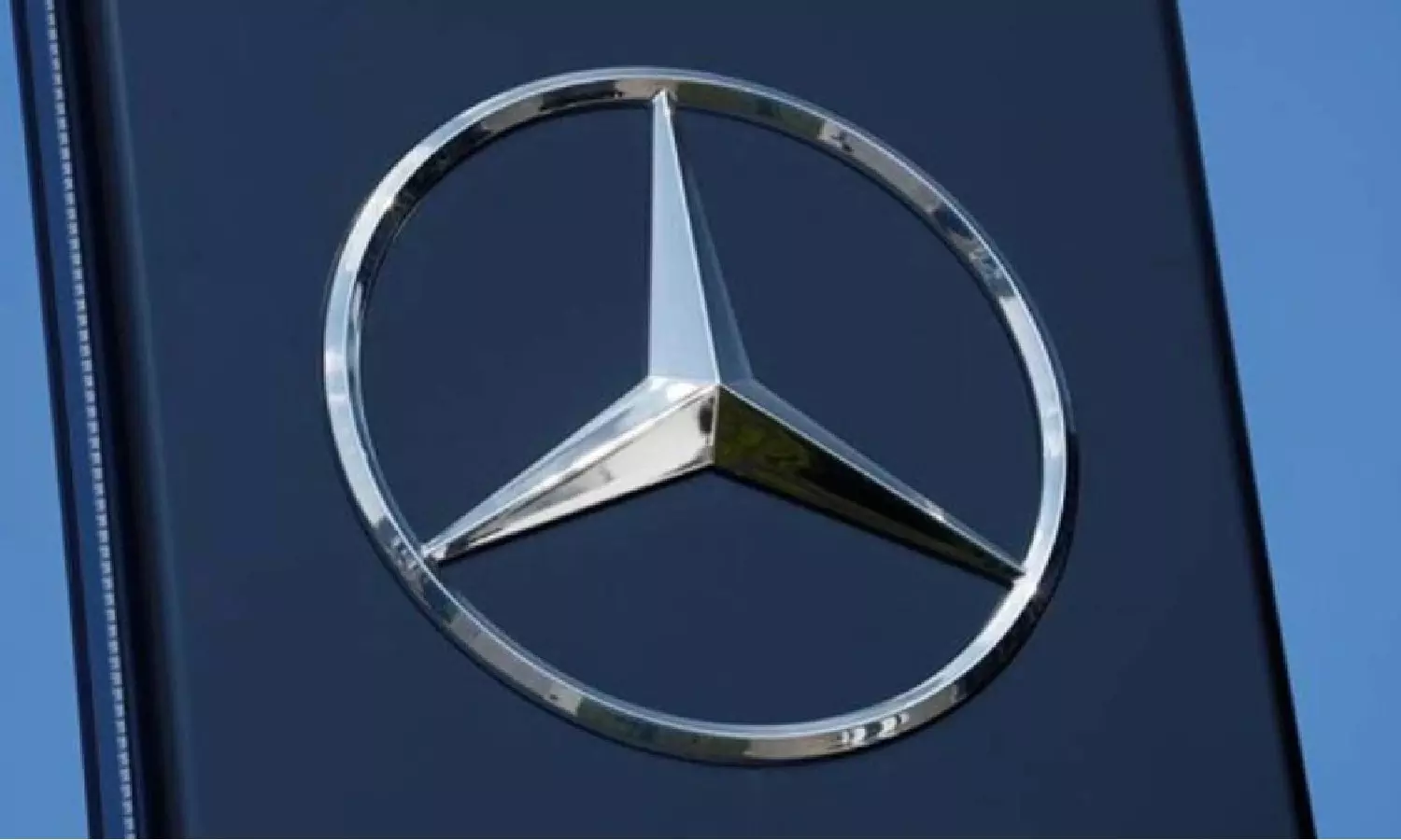 Luxury carmakers Mercedes, Lexus, Audi expect bumper sales in festive period