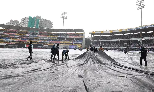 IND vs AUS, 2nd ODI: Rain stops play in Indore IND vs AUS, 2nd ODI: Rain stops play in Indore