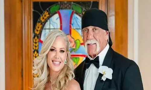 Hulk Hogan marries ldaylove Sky Daily in private wedding ceremony