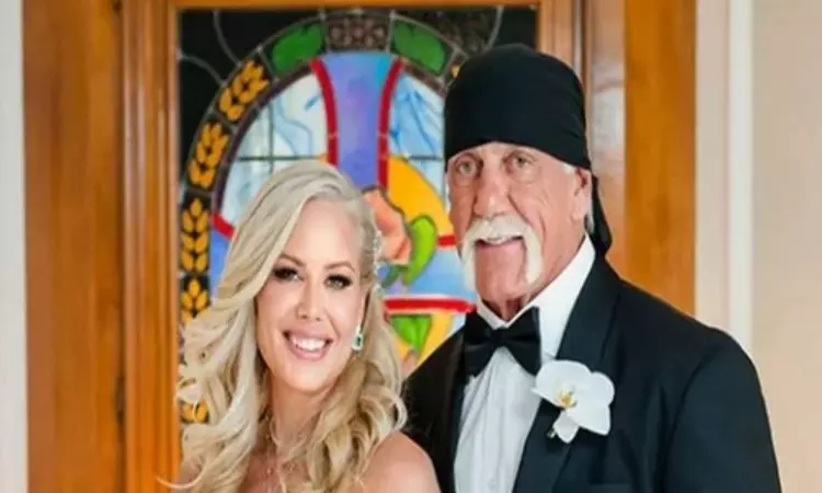 Hulk Hogan marries ldaylove Sky Daily in private wedding ceremony