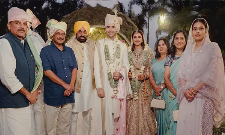 Newlyweds Raghav-Parineeti pose with CMs Kejriwal, Bhagwant Mann, see pic