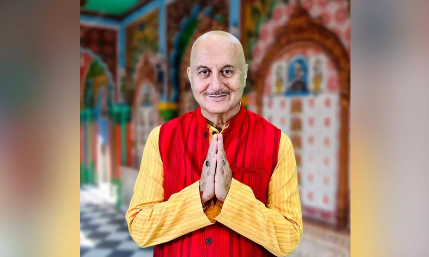Anupam Kher lands in Ayodhya for darshan at Hanuman Garhi temple