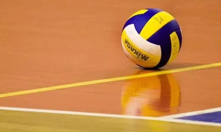 Calicut Heroes beat Hyderabad in straight sets Calicut Heroes beat Hyderabad in straight sets