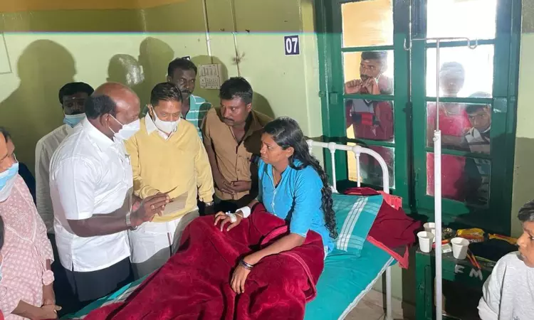 Ma Su visits bus accident victims in the Nilgiris Ma Su visits bus accident victims in the Nilgiris