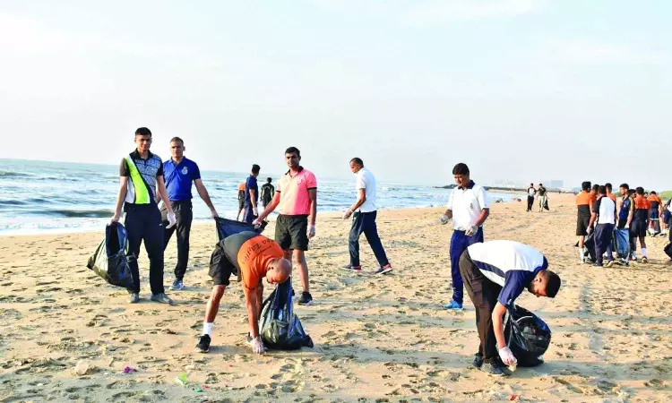 IIT-M’s students, faculty, staff clean Besant Nagar beach IIT-M’s students, faculty, staff clean Besant Nagar beach