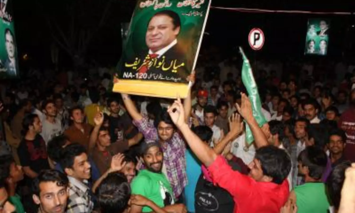 Nawaz Sharif books ticket for return to Pakistan on Oct 21 Nawaz Sharif books ticket for return to Pakistan on Oct 21