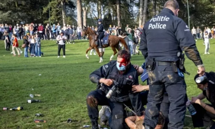 10,000 demonstrate in Brussels against anti-breakers law
