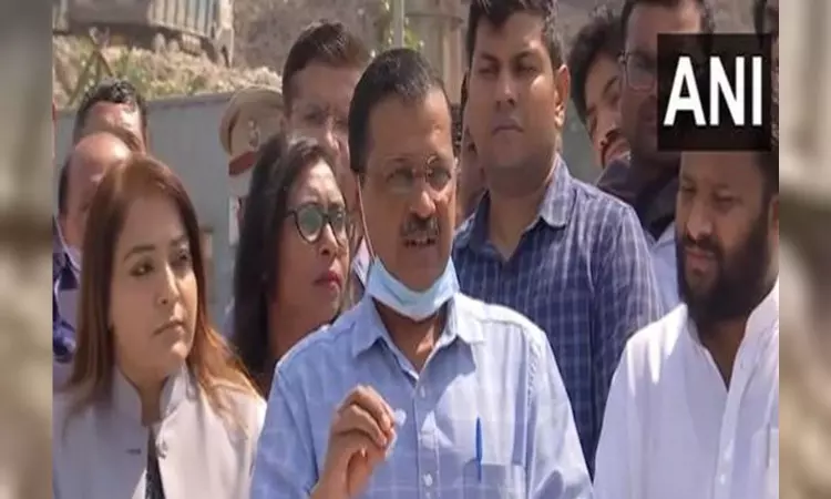 Entire liquor scam false: Kejriwal tears into Centre