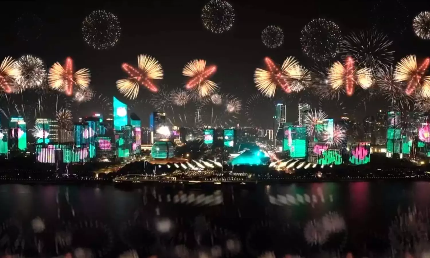Crackers of various kinds are now dazzling in the... ... Asian Games 2023 Closing ceremony live: 19th Hangzhou Asian Games declared closed