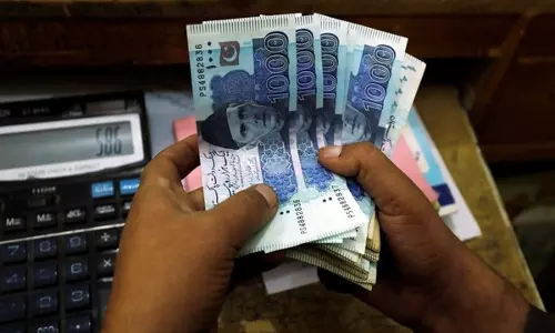 Pak economy in tatters amid black marketing, smuggling: Report