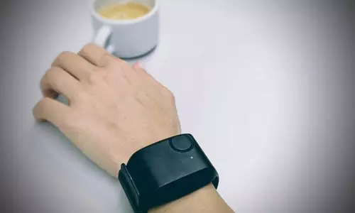 This wearable bracelet can track bipolar mood swings