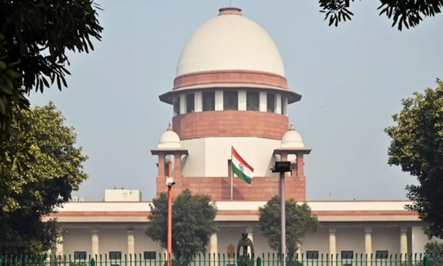 SC asks for fresh AIIMS report on 26-week pregnancy termination case, hearing on Monday SC asks for fresh AIIMS report on 26-week pregnancy termination case, hearing on Monday
