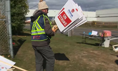 Unifor, GM reach tentative agreement ending brief strike in Canada