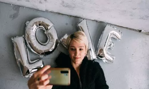 Study links selfies to more favourable judgements of slimness