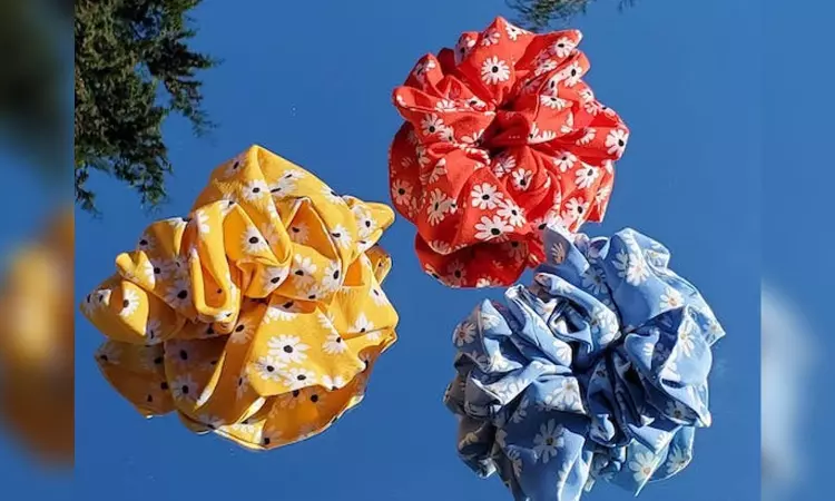 Most stylish scrunchies to wear this fall Most stylish scrunchies to wear this fall