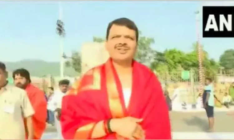 Maharashtra DyCM Fadnavis offers prayer at Tirumala temple