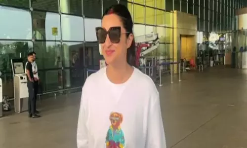 Parineeti Chopra flaunts sindoor as she gets papped at Mumbai airport