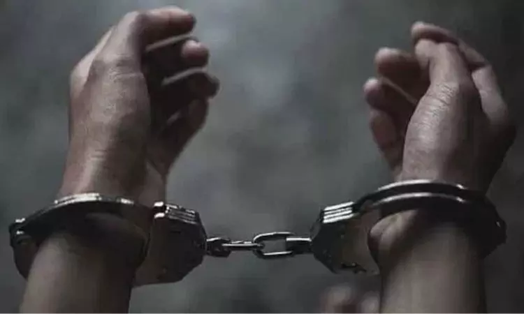 Burglars hire women to act as wives and dupe cops; held