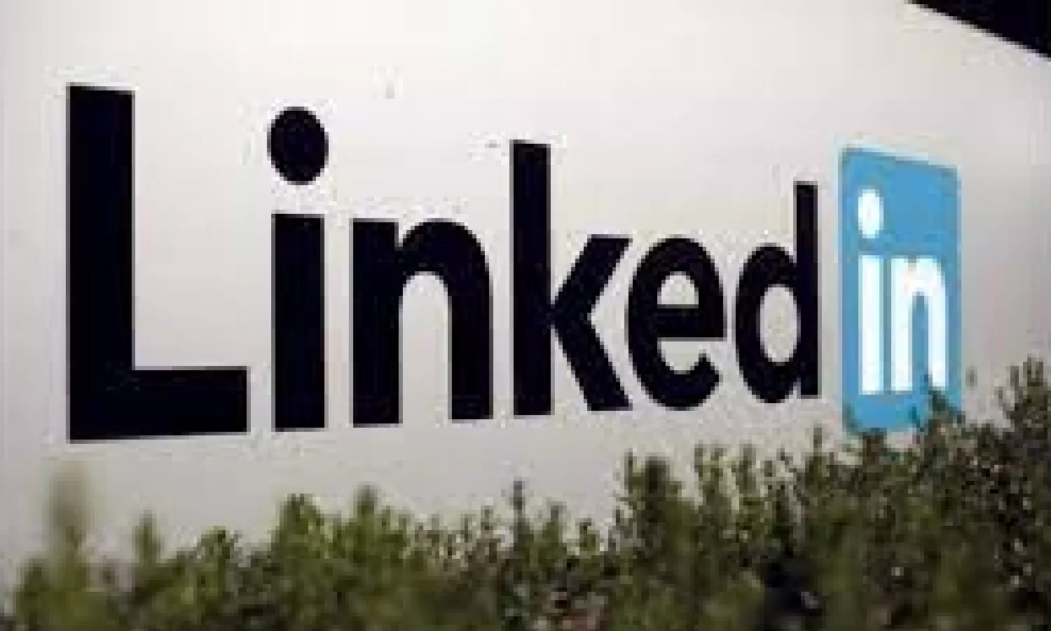LinkedIn rolls out new AI-powered experience to Premium users