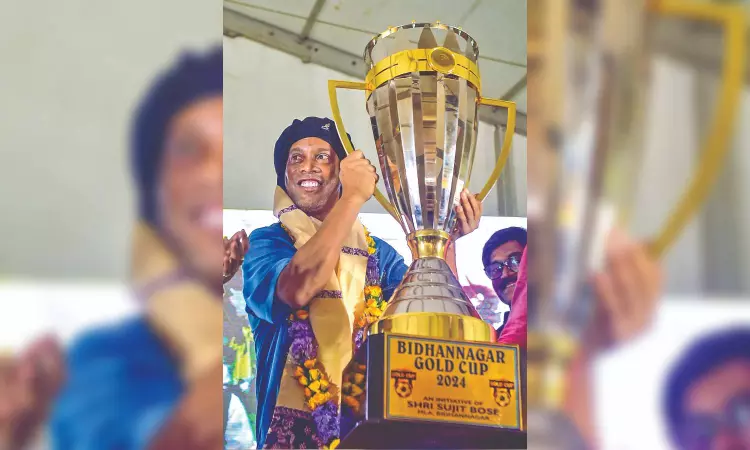 Ronaldinho lands in Kolkata amid festive season