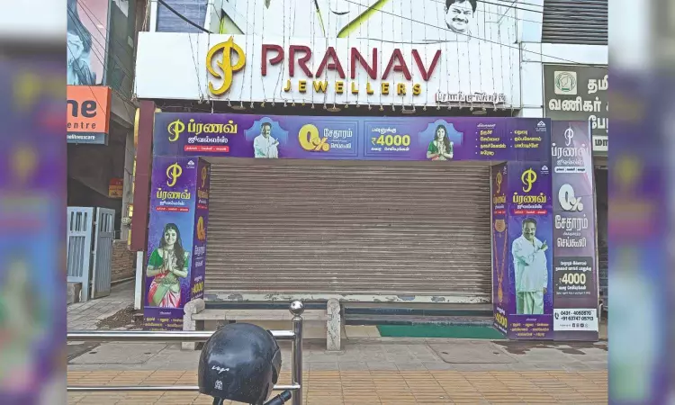 Jewellery chain shuts after collecting Rs 100 cr