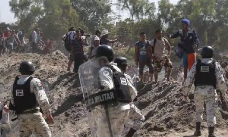 Mexican authorities arrest 315 suspected migrant traffickers Mexican authorities arrest 315 suspected migrant traffickers