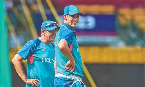 Pat Cummins hopes his batsmen fire in unison against Pakistan
