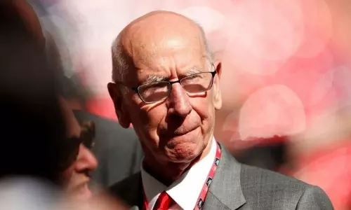 England and Manchester United great Bobby Charlton dies at 86 England and Manchester United great Bobby Charlton dies at 86