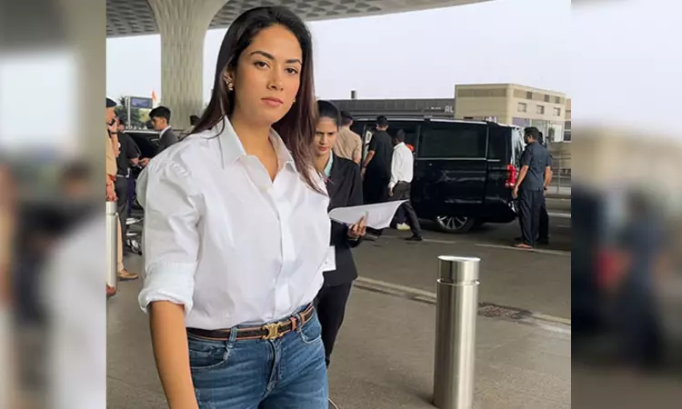 Mira Rajput Kapoor slays in classic white shirt and blue jeans Mira Rajput Kapoor slays in classic white shirt and blue jeans