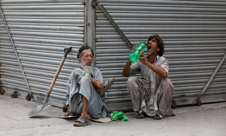Poverty surges across Pakistan with spike in food, energy prices: World Bank Report Poverty surges across Pakistan with spike in food, energy prices: World Bank Report
