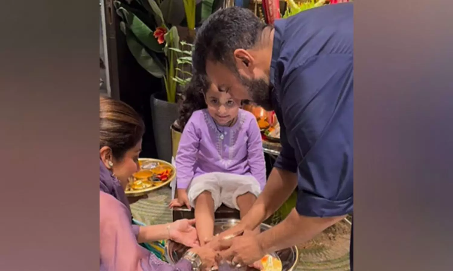 Shilpa Shetty performed Kanya Puja with daughter on Maha Ashtami