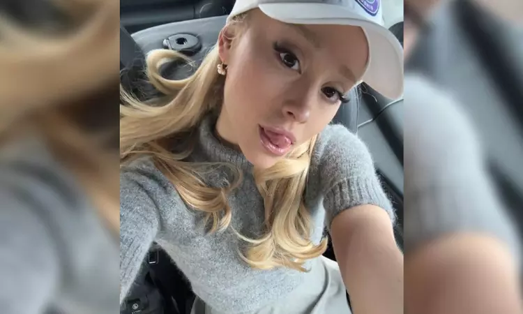 Ariana Grande celebrates 1 year of blondieversary with throwback picture