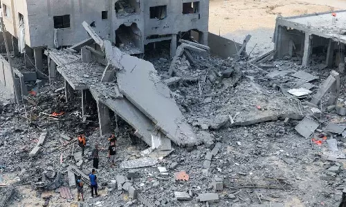 Israel pledges unrelenting attacks on Hamas; US, Obama urge caution