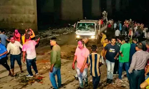 2 killed, 4 injured after truck topples on Durga Puja immersion procession in Jamshedpur