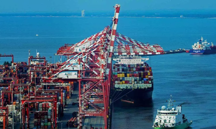 Chinese research ship docks at Colombo port