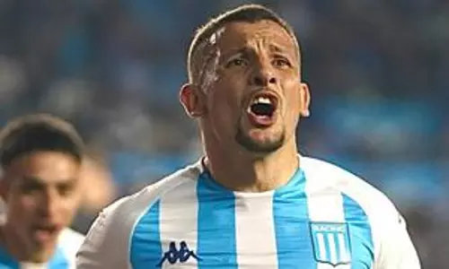 Late Vecchio strike keeps Racing in title chase