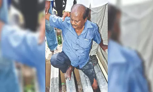 Man trapped in Vellore Collector’s office gate, rescued after 2-hr battle