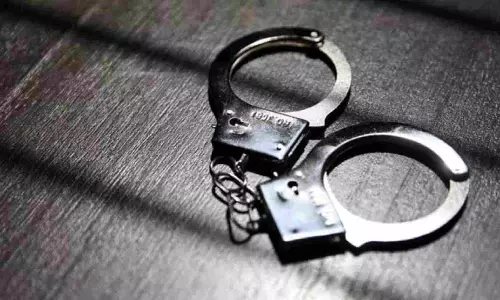 Duo pours boiling oil on restaurant owner over delay in order delivery