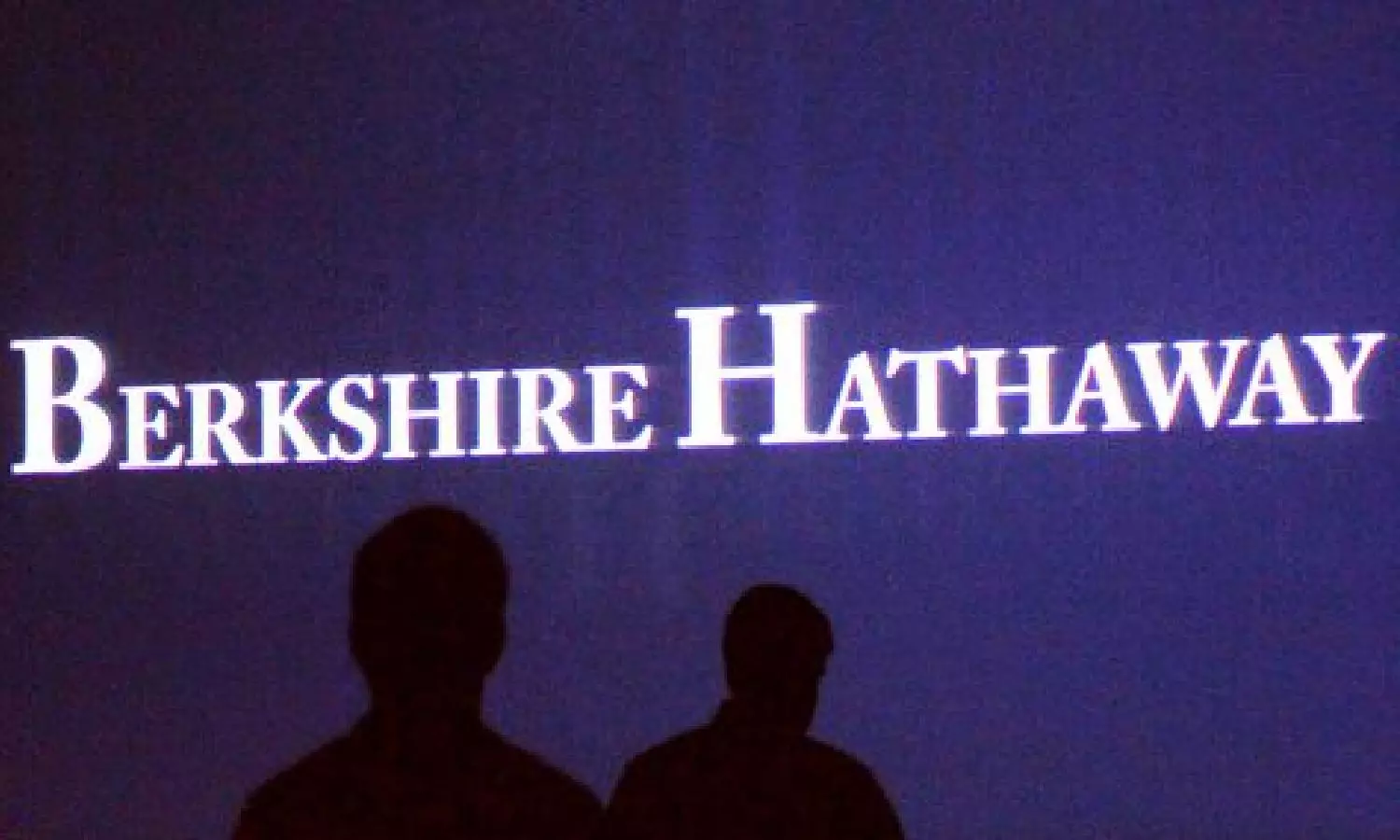 Buffetts Berkshire has bigger loss as stocks fall; operating profit sets record