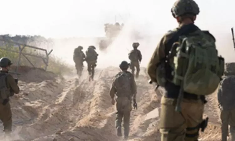 11 Sri Lankans stranded in Gaza Strip return home 11 Sri Lankans stranded in Gaza Strip return home