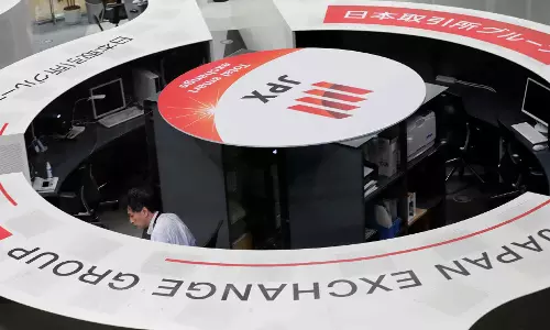 Asia stocks snap winning streak, await RBA