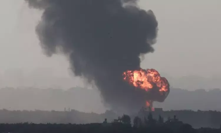 Thousands of civilians flee north Gaza as Israeli troops and Hamas fighters battle