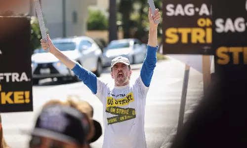 SAG-AFTRA reach tentative deal with Hollywood studios to end strike