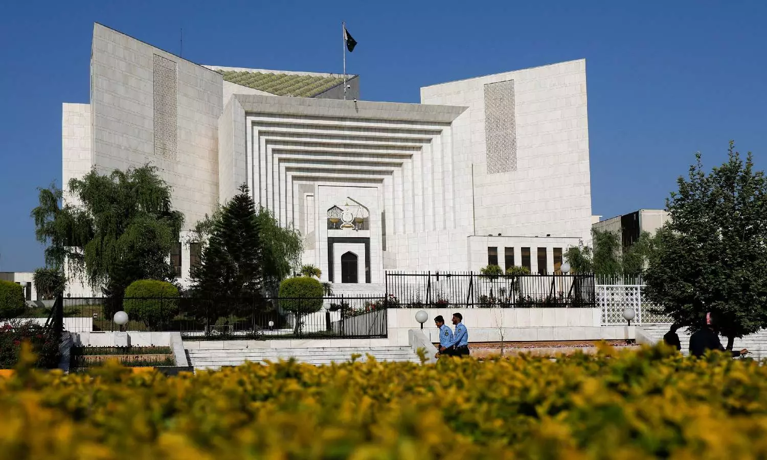 Pak court orders return of ex-PM Nawaz Sharifs seized property, assets