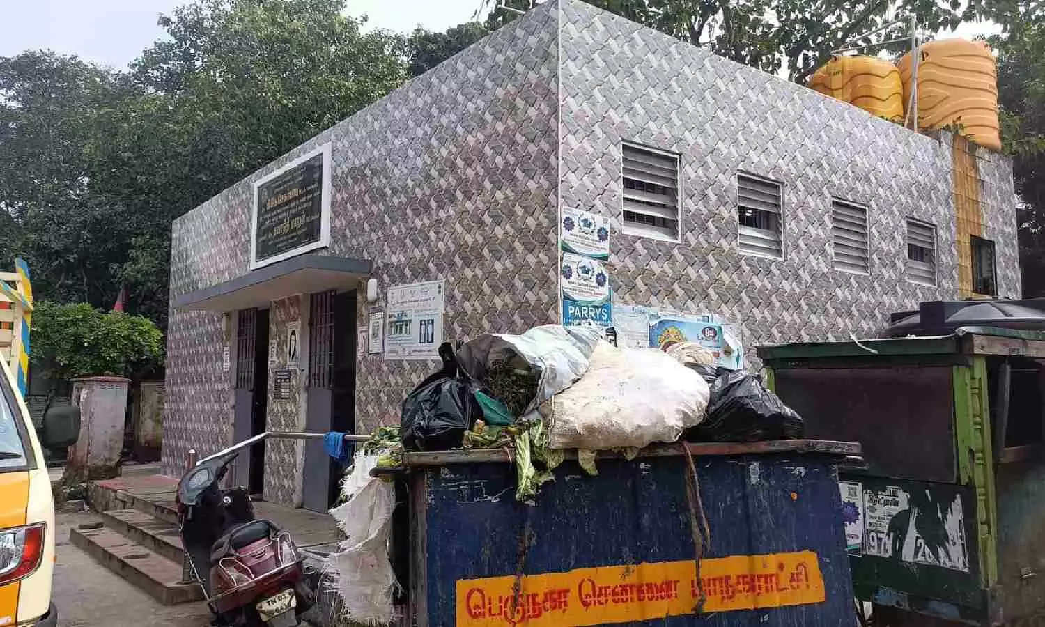 Kothavalchavadi market stinks due to open defecation