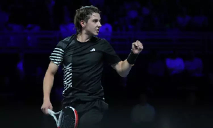 Shevchenko upsets Khachanov to book Metz SF spot