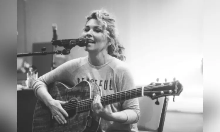 Shania Twain finally speaks about tour bus crash on highway Shania Twain finally speaks about tour bus crash on highway