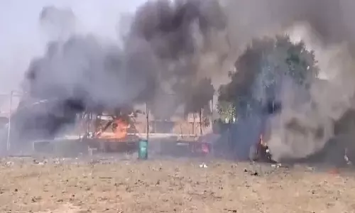 UP: Several persons injured after fire breaks out at fireworks market in Mathura district