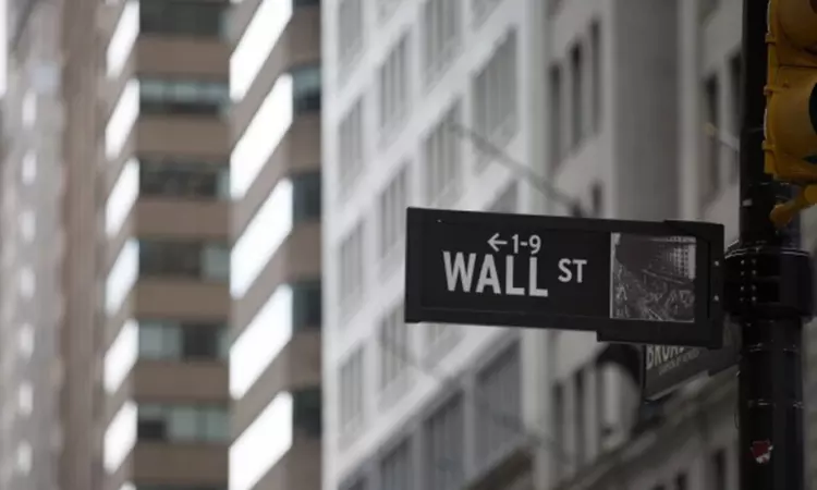 Wall St Week Ahead-Bargain or trap? US bank stock outlook hinges on Feds path Wall St Week Ahead-Bargain or trap? US bank stock outlook hinges on Feds path