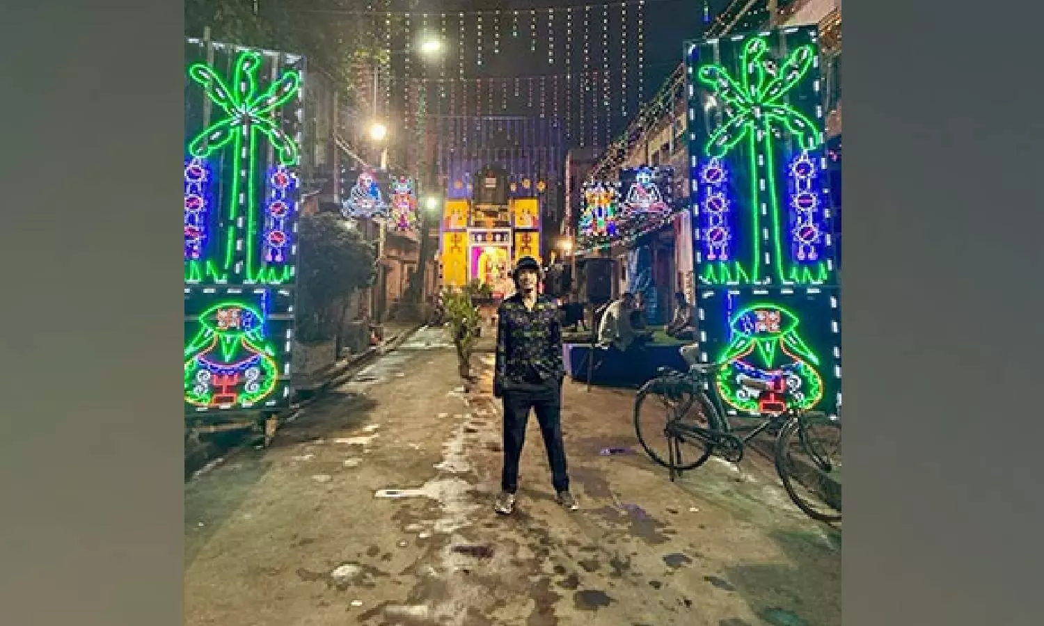 Rolling Stones frontman Mick Jagger goes pandal-hopping in Kolkata on Kali Pujo